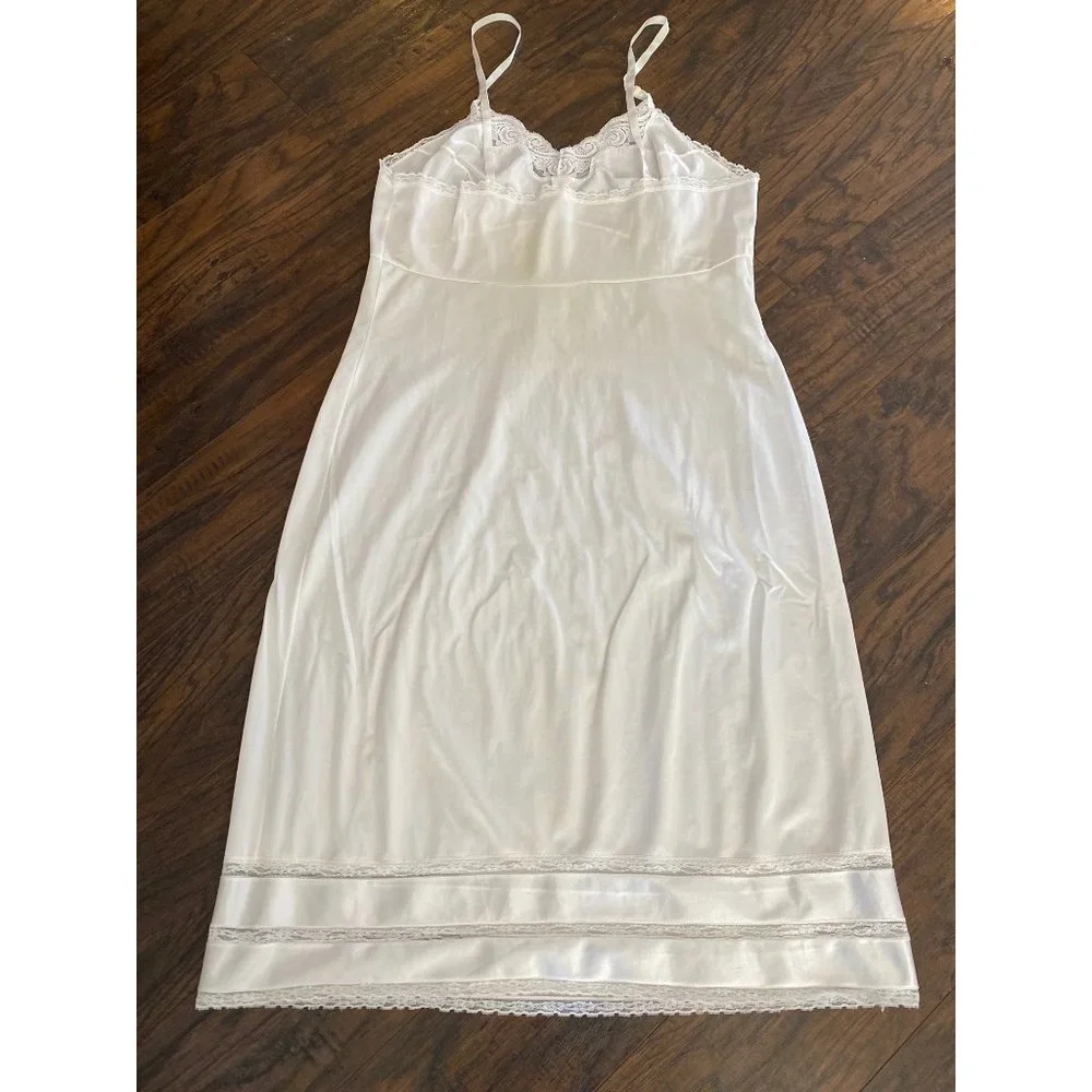 Vintage Adonna 38 Nylon Slip Dress Nightgown Farmhouse Cottage Core Lace Trim - Picture 6 of 8